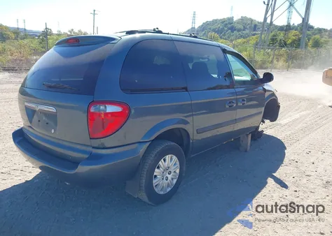 2005 Chrysler Town & Country из США, поврежденный, VIN 1C4GP45R15B222602